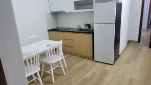 Lien tri 2floor balcony