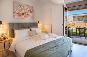 Premium Seaview Suites with Jacuzzi & Private Parking