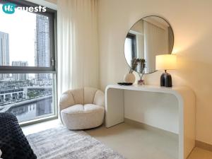 Bright 2BR Canal View Apt in Dubai Creek Groov 3