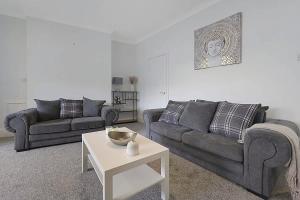 Modern Apartment Near Blyth Coast Sleeps 5