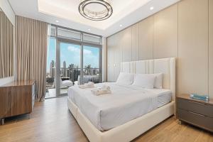 Stunning 3 BDR luxury with Burj Khalifa view