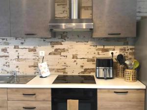 Heart of the city 4min walk to the beach