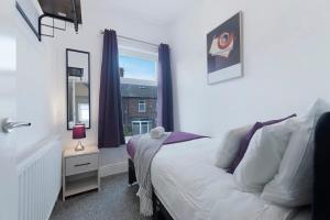 Spacious 4BR on Leafield Rd