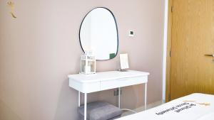 Modern 2BR Radiant Boulevard Chic Reem Escape