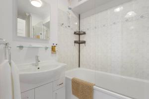 New! 2BR in Vermeer Court