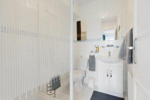 New! 2BR in Vermeer Court