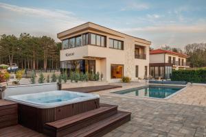 VSG Resort - 200m from Beach, Pool, Sauna & Jacuzzi