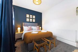 Central Location 3BR Home on Gladstone Street