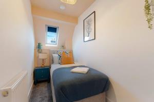 Bright and Airy 2BR Home Near Shops and Dining