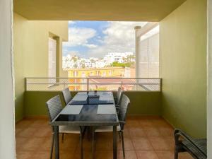 1 Bedroom Apartment with Terrace, Pools & Walking Distance to Beach