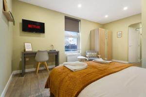 1 Bedroom Apartment on Linthorpe Road, Middlesbrough with Free WiFi, Free Private Parking, Smart TV and Self Catering Kitchen