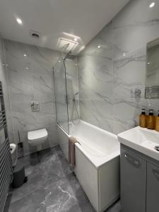 2 Bedroom Apartment in London