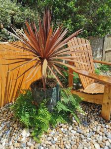 The Sand Dunes 2 minutes walk from sandy beach sleeps 6