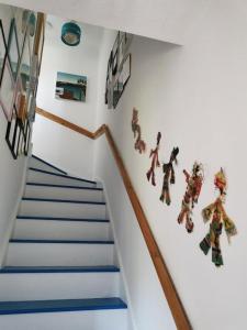 The Sand Dunes 2 minutes walk from sandy beach sleeps 6