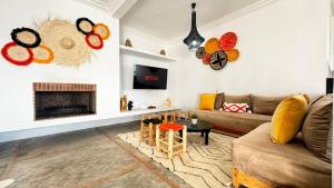 BEST Villa with Private Pool, 9 Minutes from Downtown
