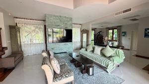 Laguna Village 5 Bedrooms Lake View Pool Villa