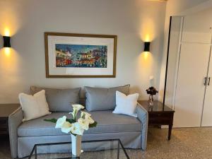 Corinthian Blue Waterfront Suites