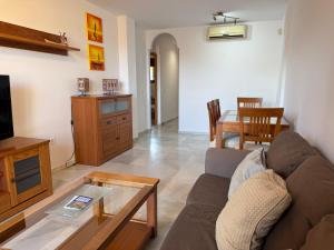 Stunning Holiday Home with Sea View Terrace