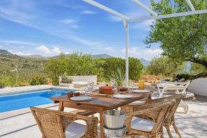 Finca with pool and view 30 min from Malaga
