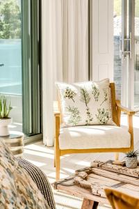 4 Bed Coastal Retreat W Pool Views Llandudno Sands
