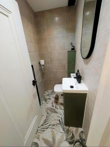 Stunning Family Property with Free-On-Street Parking!