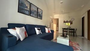 URBAN PAUSE, 2BHK Apt near BKC,airport&NMACC