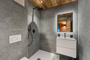Chalet Apartment with Cinema, Spa & Sauna