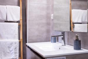 Airnest Suites Near Athens Airport By SEM