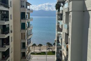 Lunara Apartment - Happy Rentals