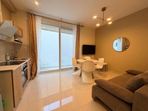 PL Pireas Modern APT