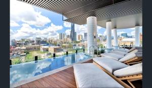 Twilight Views 2BR in Fortitude Valley & Parking