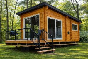 1-bedroom Unique Eco Log Cabins in Parry Sound #101