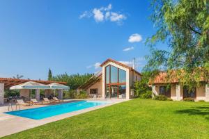 Stunning 6 Bedroom Villa