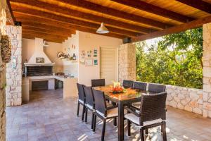 Stunning 6 Bedroom Villa