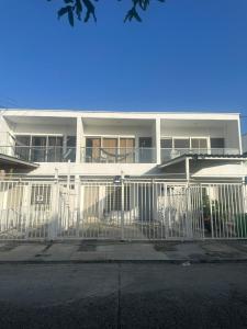 Bien ubicado 3 -habitaciones 3- Aires