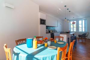 Lumineux logement sur le port