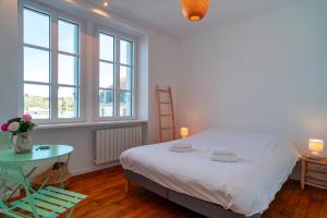 Lumineux logement sur le port