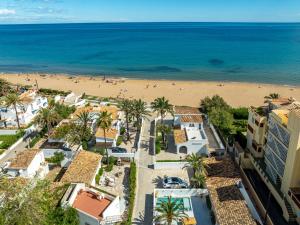 Urbanización El Oasis, 20 Villas en 1ª Línea Playa