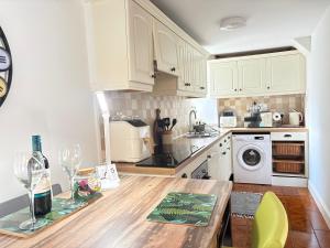 Silver Cottage on Yarm High street and the River free parking available