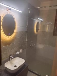 Cozy Entire apartment in central Ggn,self check-in