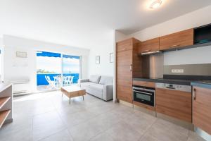 2-Br Seafront Apartment in Cannes