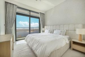 2BR Dubai Harbour,Marina View ,Walk to Beach