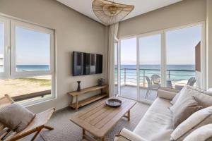 Cavo Dio 7 - Beachfront bliss - Cozy Apt Pool Sunset