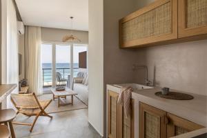 Cavo Dio 7 - Beachfront bliss - Cozy Apt Pool Sunset