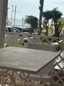Zafira 17 Seafront Apartment with Veranda