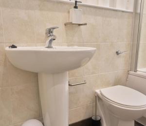 Stylish 2Bed 2Bath Apt, Central Leeds, Sleeps 4