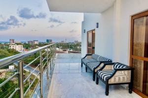 sea waves view nyali apartment