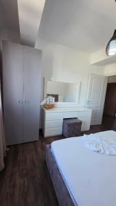 Maras Seaview Apartment