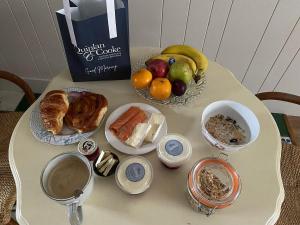 Quinlan & Cooke Boutique Townhouse and QCs Seafood Restaurant