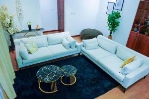 Makaya Homes Elegant 2BR Coastal Apartment